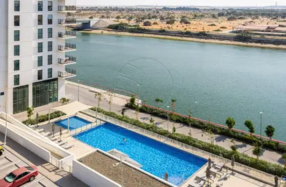 Apartment - 2 Bedrooms - 2 Bathrooms for sale in Waters Edge - Yas Island - Abu Dhabi