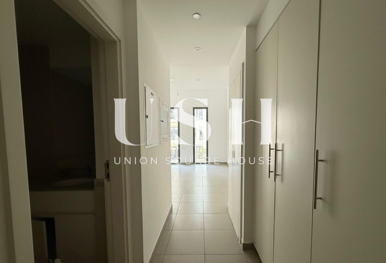 Sleek & Affordable Studio| Prime Location | Vacant photo 6