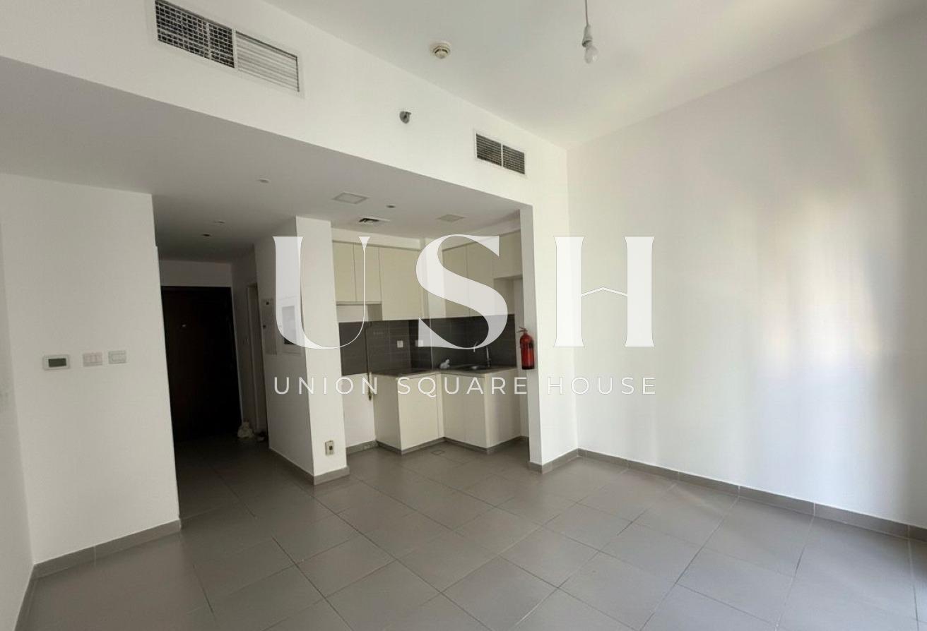 Sleek & Affordable Studio| Prime Location | Vacant photo 8