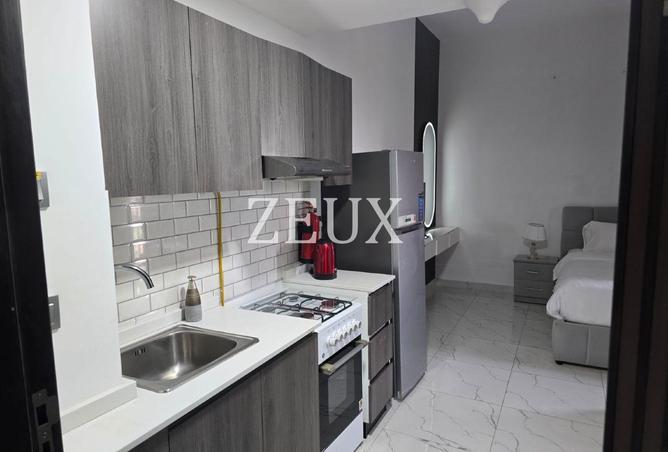 102831140 - Property Image 2