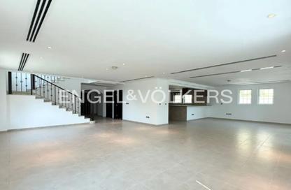 Villa - 4 Bedrooms - 5 Bathrooms for rent in Regional Large - Regional - Jumeirah Park - Dubai