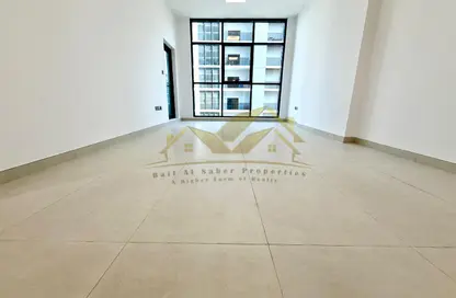 Apartment - 1 Bedroom - 2 Bathrooms for rent in Jumeirah Garden City - Al Satwa - Dubai