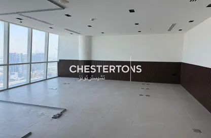 مكتب - استوديو للايجار في B2B  برج - الخليج التجاري - دبي