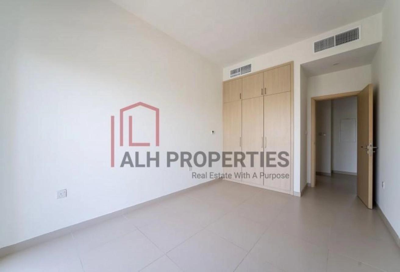 Vacant | Single Row | Landscaped| Large plot photo 15