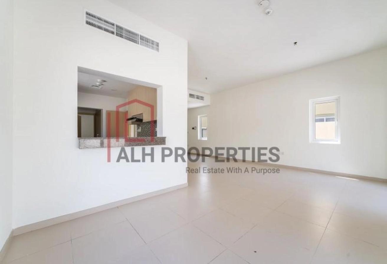 Vacant | Single Row | Landscaped| Large plot photo 7