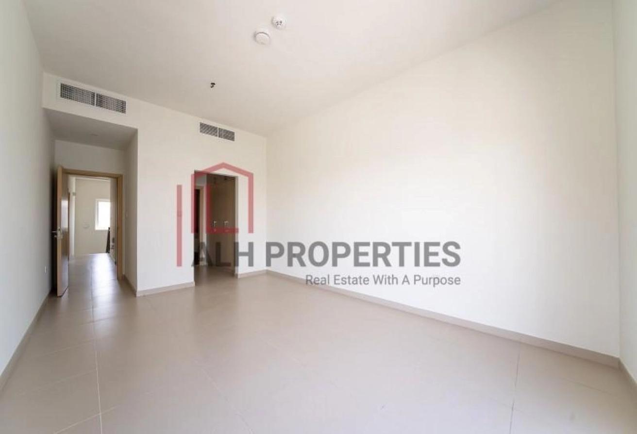 Vacant | Single Row | Landscaped| Large plot photo 17