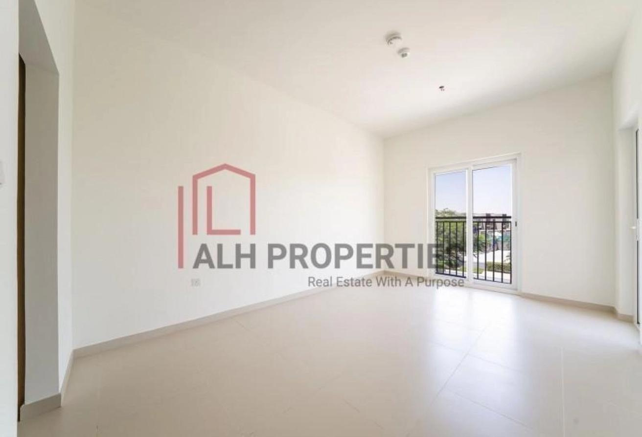 Vacant | Single Row | Landscaped| Large plot photo 14