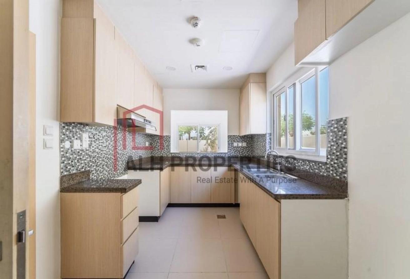 Vacant | Single Row | Landscaped| Large plot photo 9