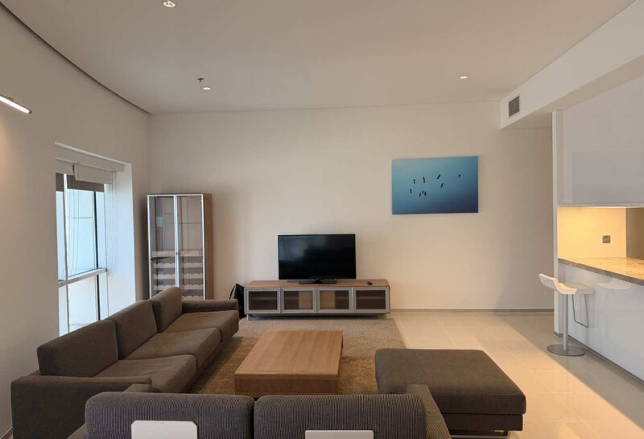 Bright & Spacious | Sheik Zayed | Prime Location gallery image