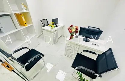 مكتب - غرفة نوم - 1 حمام للايجار في ريم ريزدنسي - الكرامة - دبي