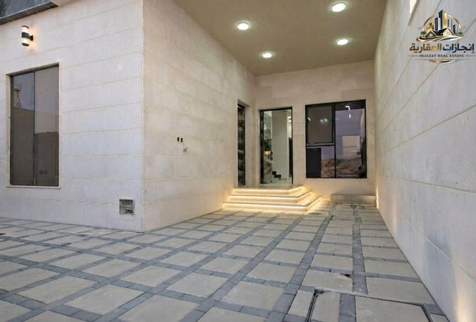 137884419 - Property Image 2