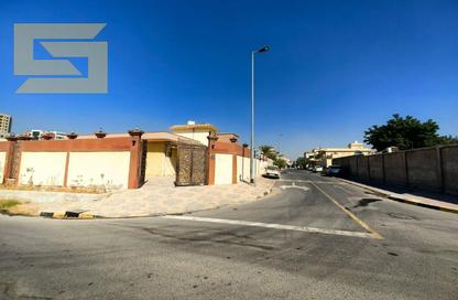 Villa - 3 Bedrooms - 5 Bathrooms for sale in Al Hamidiya 2 - Al Hamidiya - Ajman