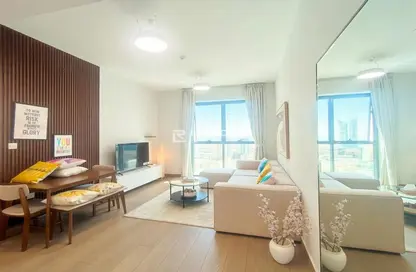 شقة - غرفة نوم - 2 حمامات للايجار في اكا ريزيدنس - منطقة 11 - قرية جميرا الدائرية - دبي