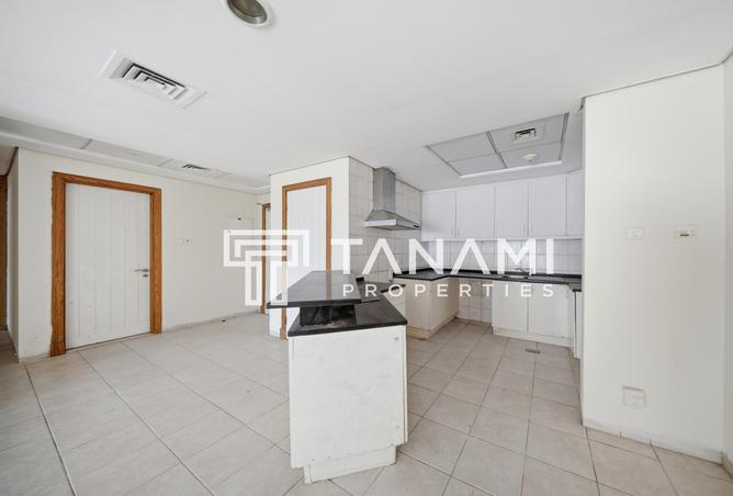 Near Metro | Vacant | Best Value photo 3