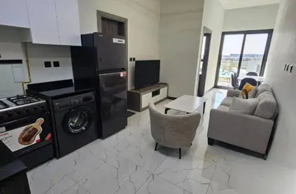 شقة - غرفة نوم - 1 حمام للايجار في برج روكان B - برج روكان - روكان - دبي لاند - دبي