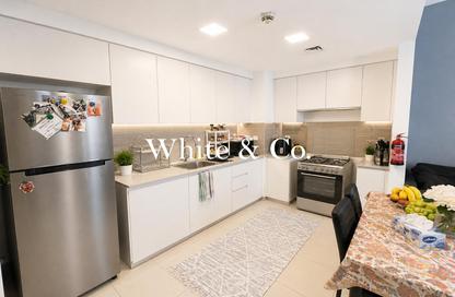 Apartment - 2 Bedrooms - 3 Bathrooms for sale in Hayat Boulevard 2A - Hayat Boulevard 2 - Hayat Boulevard - Town Square - Dubai