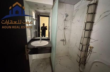 Apartment - Studio - 1 Bathroom for rent in Al Qulaya'ah - Al Sharq - Sharjah Apartment - Studio - 1 Bathroom for rent in Al Qulaya'ah - Al Sharq - Sharjah