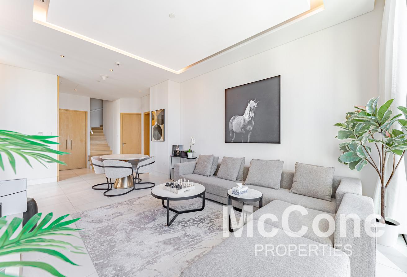 Burj View | Upgraded Corner Duplex | Maids/Study photo 7