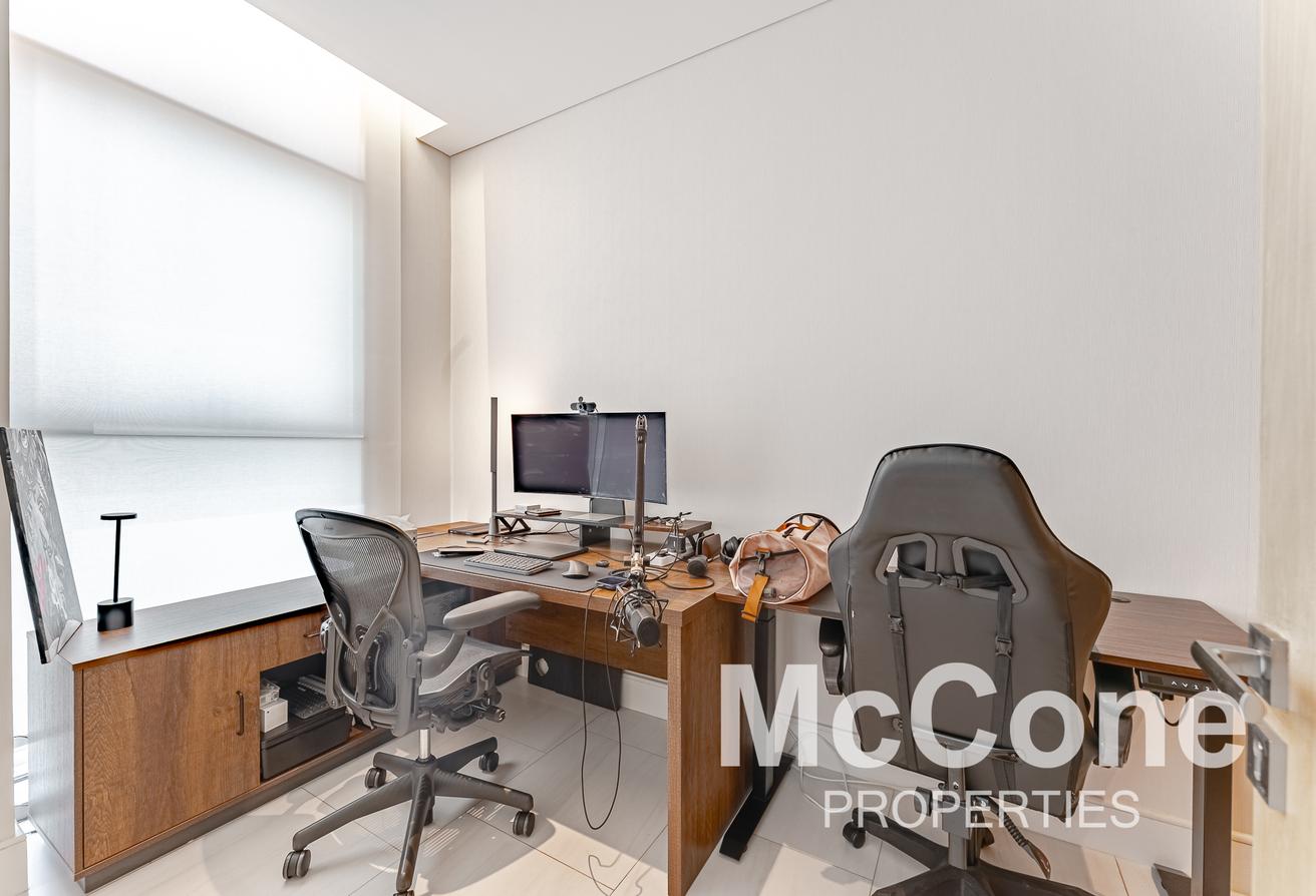 Burj View | Upgraded Corner Duplex | Maids/Study photo 6
