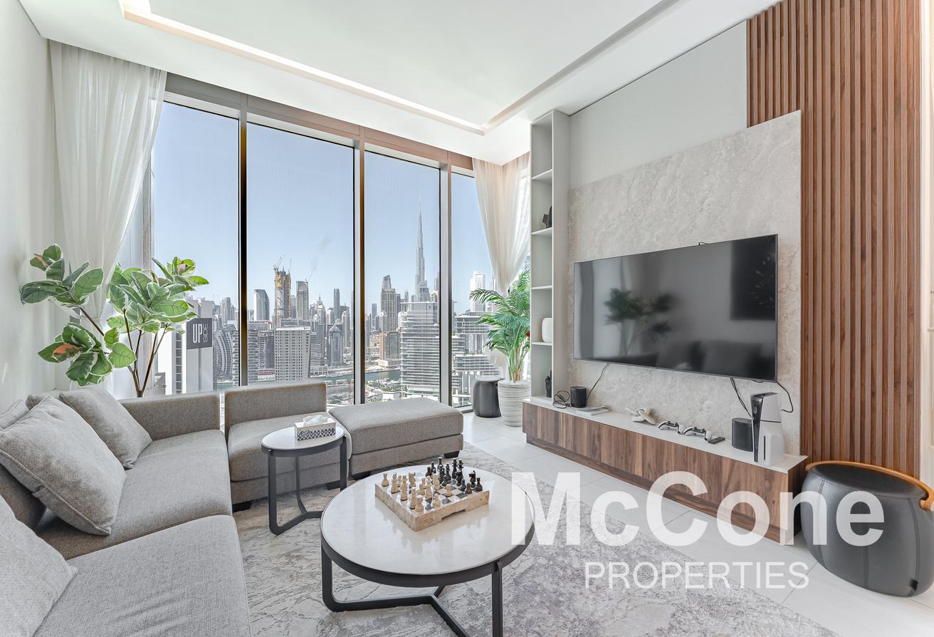 Burj View | Upgraded Corner Duplex | Maids/Study