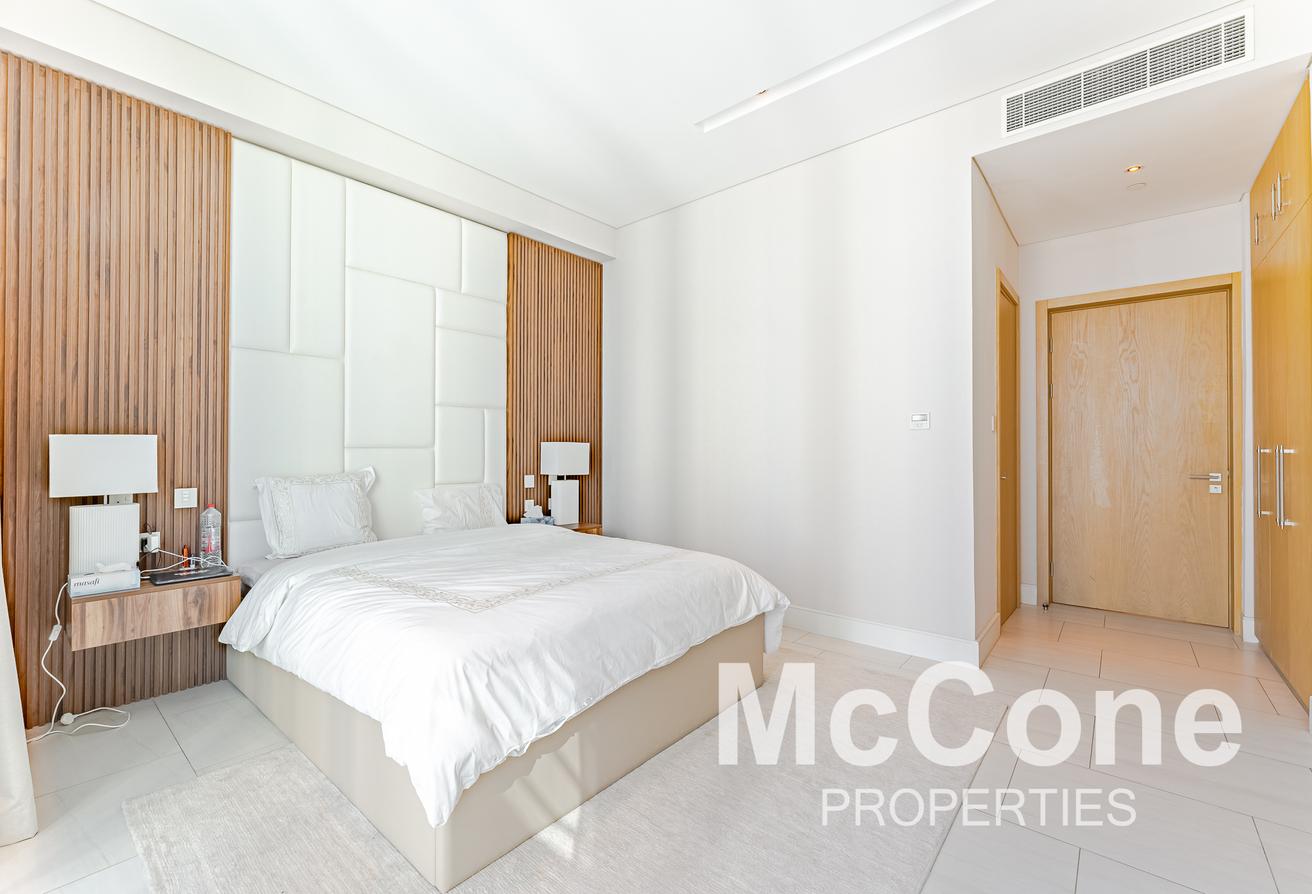 Burj View | Upgraded Corner Duplex | Maids/Study photo 15