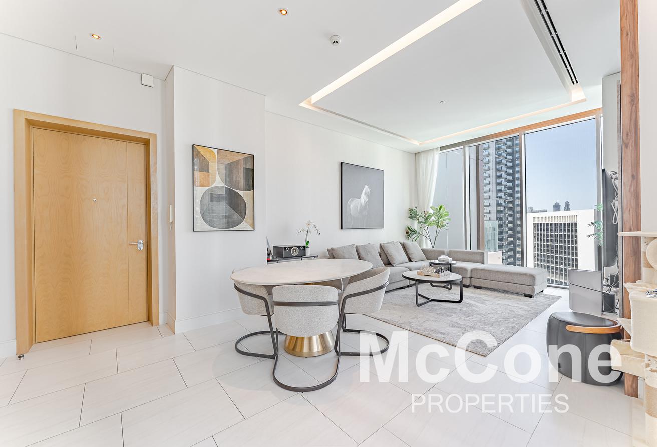 Burj View | Upgraded Corner Duplex | Maids/Study photo 4