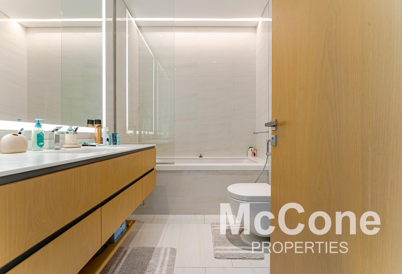 Burj View | Upgraded Corner Duplex | Maids/Study photo 16