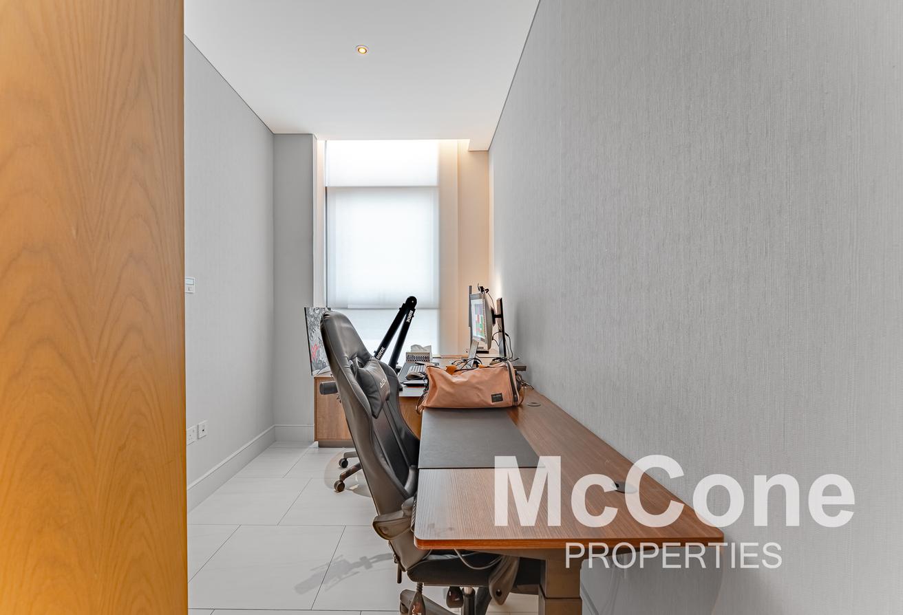 Burj View | Upgraded Corner Duplex | Maids/Study photo 5