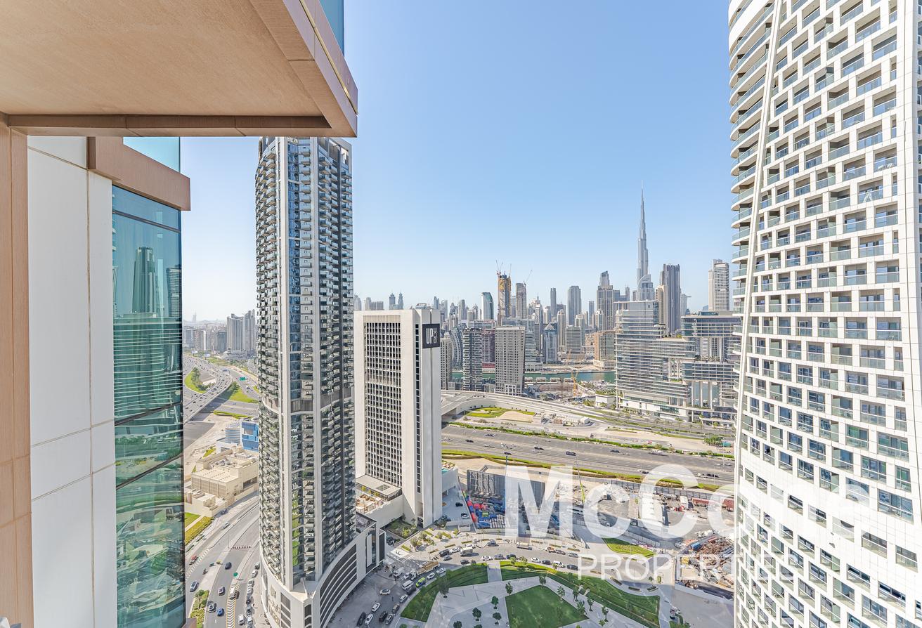 Burj View | Upgraded Corner Duplex | Maids/Study photo 17