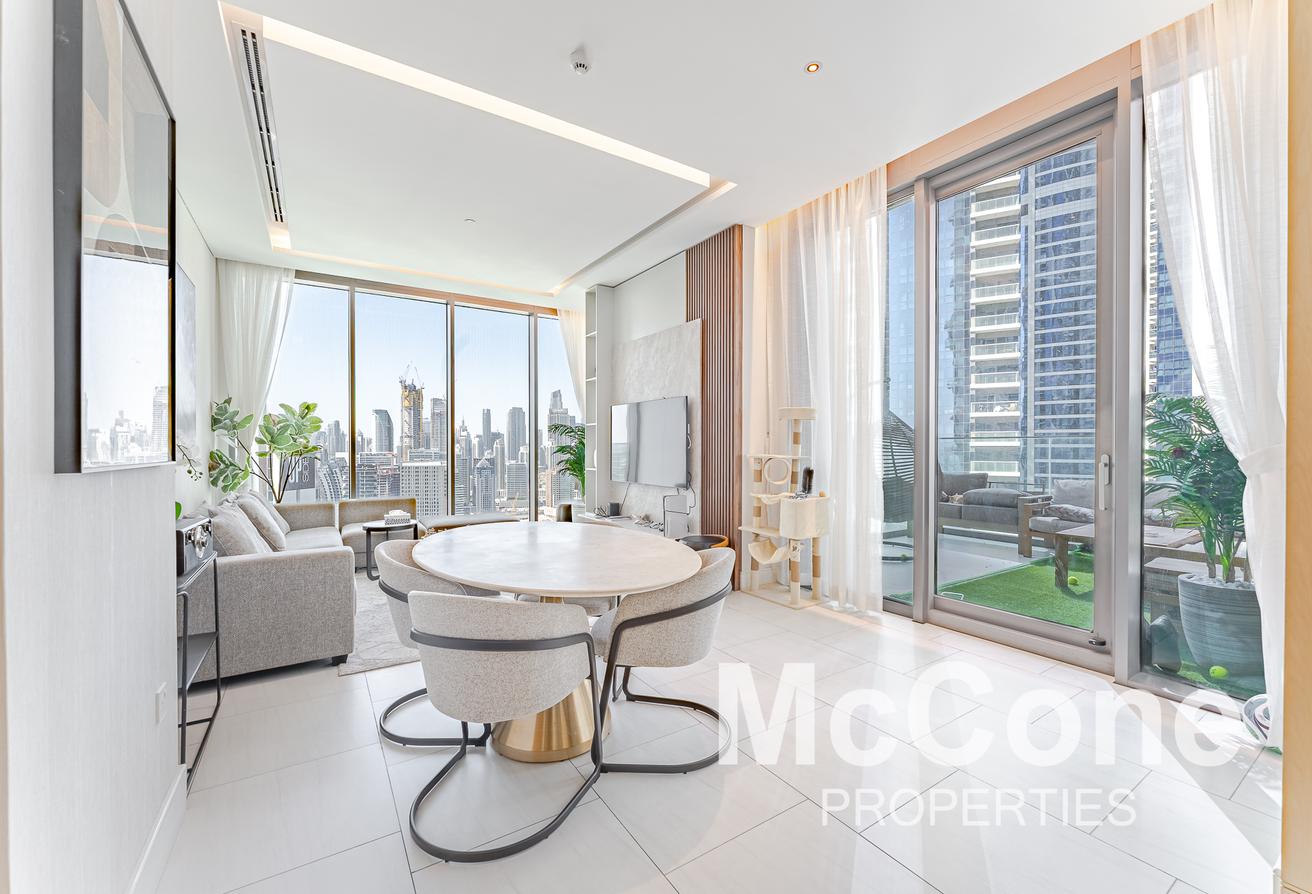 Burj View | Upgraded Corner Duplex | Maids/Study photo 2