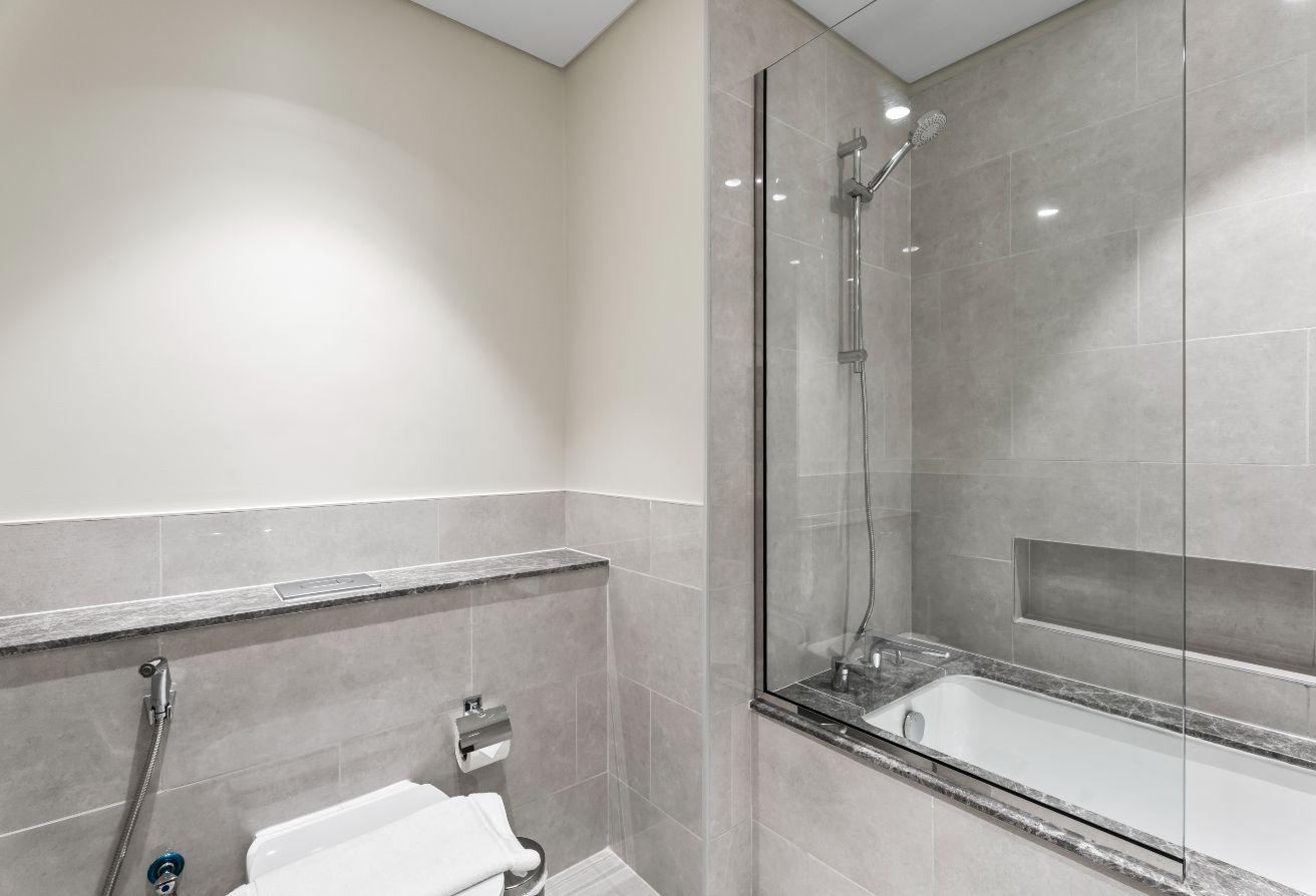 Luxury Furnished | High Floor |Close to Dubai Mall photo 15