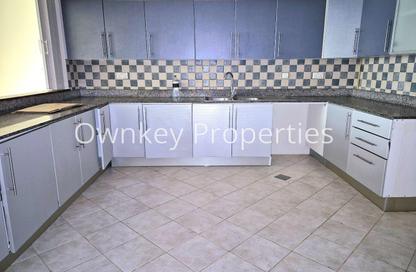 Apartment - 3 Bedrooms - 5 Bathrooms for rent in Gulf Residence Tower A - Oud Metha - Bur Dubai - Dubai