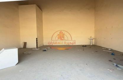 Warehouse - Studio - 1 for rent in Al Sajaa S - Al Sajaa - Sharjah