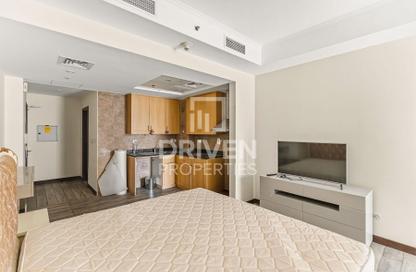 Apartment - Studio - 1 Bathroom for rent in Goldcrest Views 1 - JLT Cluster V - Jumeirah Lake Towers - Dubai