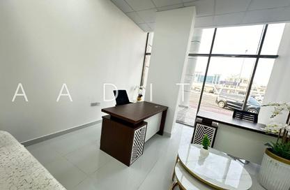 Office Space - Studio - 1 Bathroom for rent in Red Avenue - Al Garhoud - Dubai