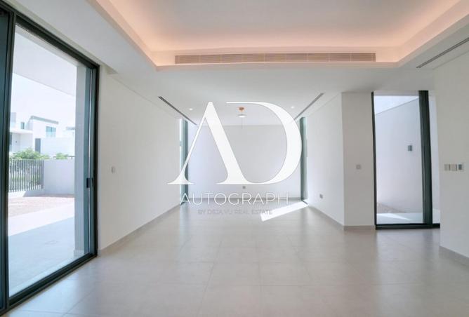 98681005 - Property Image 3