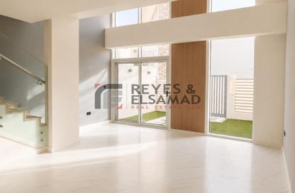 Townhouse - 2 Bedrooms - 3 Bathrooms for rent in Rukan 3 - Rukan - Dubai