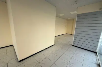 Shop - Studio for rent in Bu Tina - Al Sharq - Sharjah