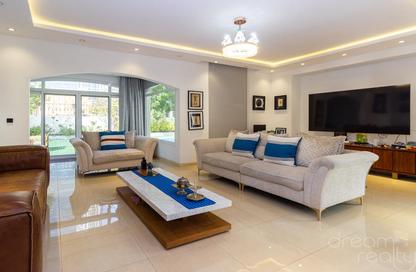 Villa - 5 Bedrooms - 5 Bathrooms for rent in Meadows 1 - Meadows - Dubai