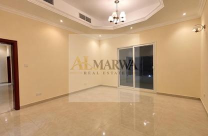 Villa - 4 - 6 for rent in Al Tay East - Al Tayy Suburb - Sharjah Villa - 4 - 6 for rent in Al Tay East - Al Tayy Suburb - Sharjah