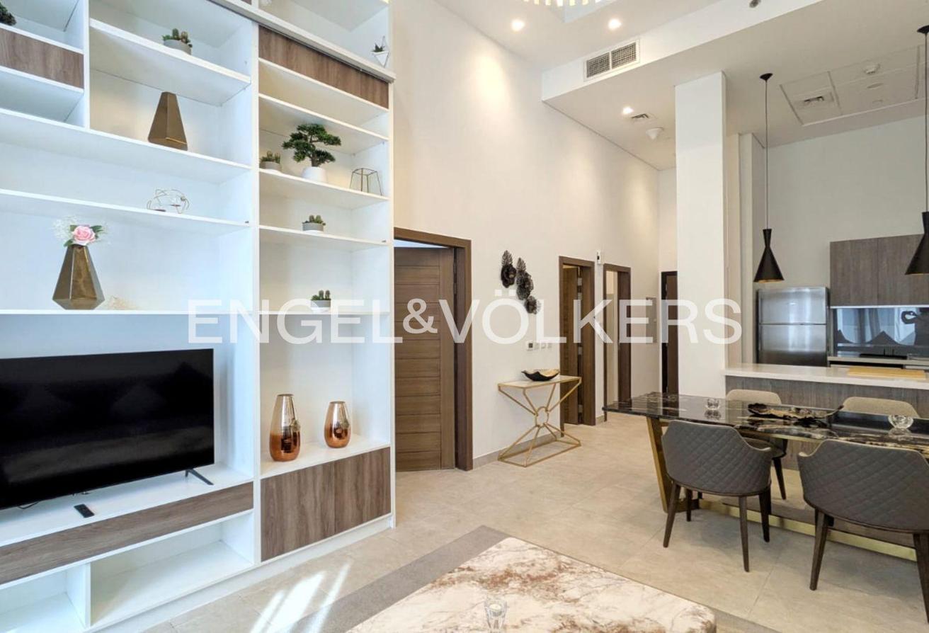 Available Now | High Ceiling | Fully Furnished photo 4