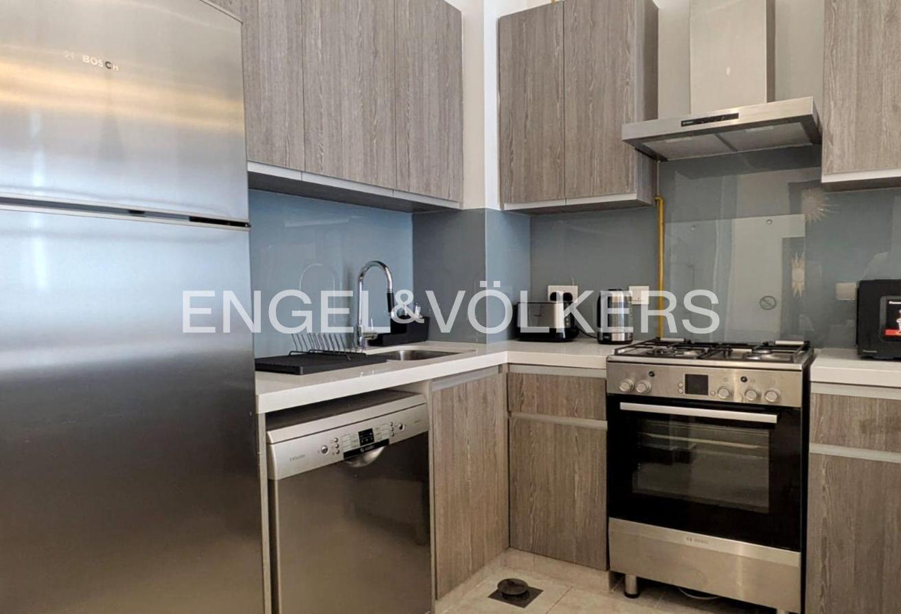 Available Now | High Ceiling | Fully Furnished photo 6