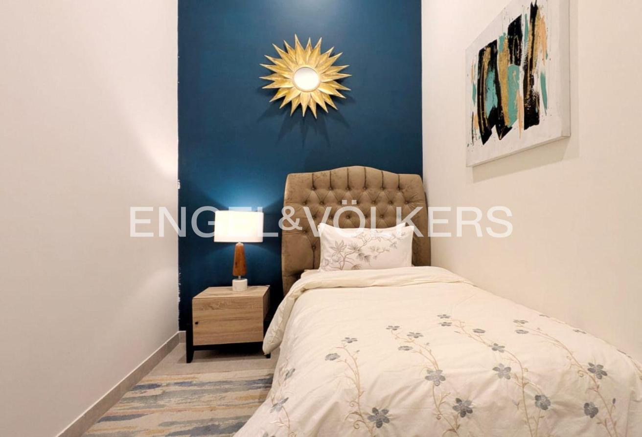 Available Now | High Ceiling | Fully Furnished photo 10