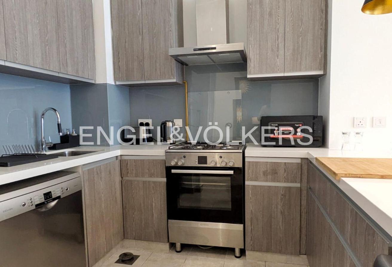 Available Now | High Ceiling | Fully Furnished photo 7