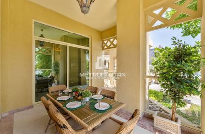 Apartment - 1 Bedroom - 2 Bathrooms for rent in Al Nabat - Shoreline Apartments - Palm Jumeirah - Dubai
