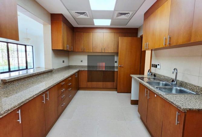 72720437 - Property Image 3