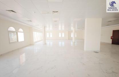 Full Floor - Studio - 2 Bathrooms for rent in Al Dalah Building - The Old Market - Ras Al Khaimah