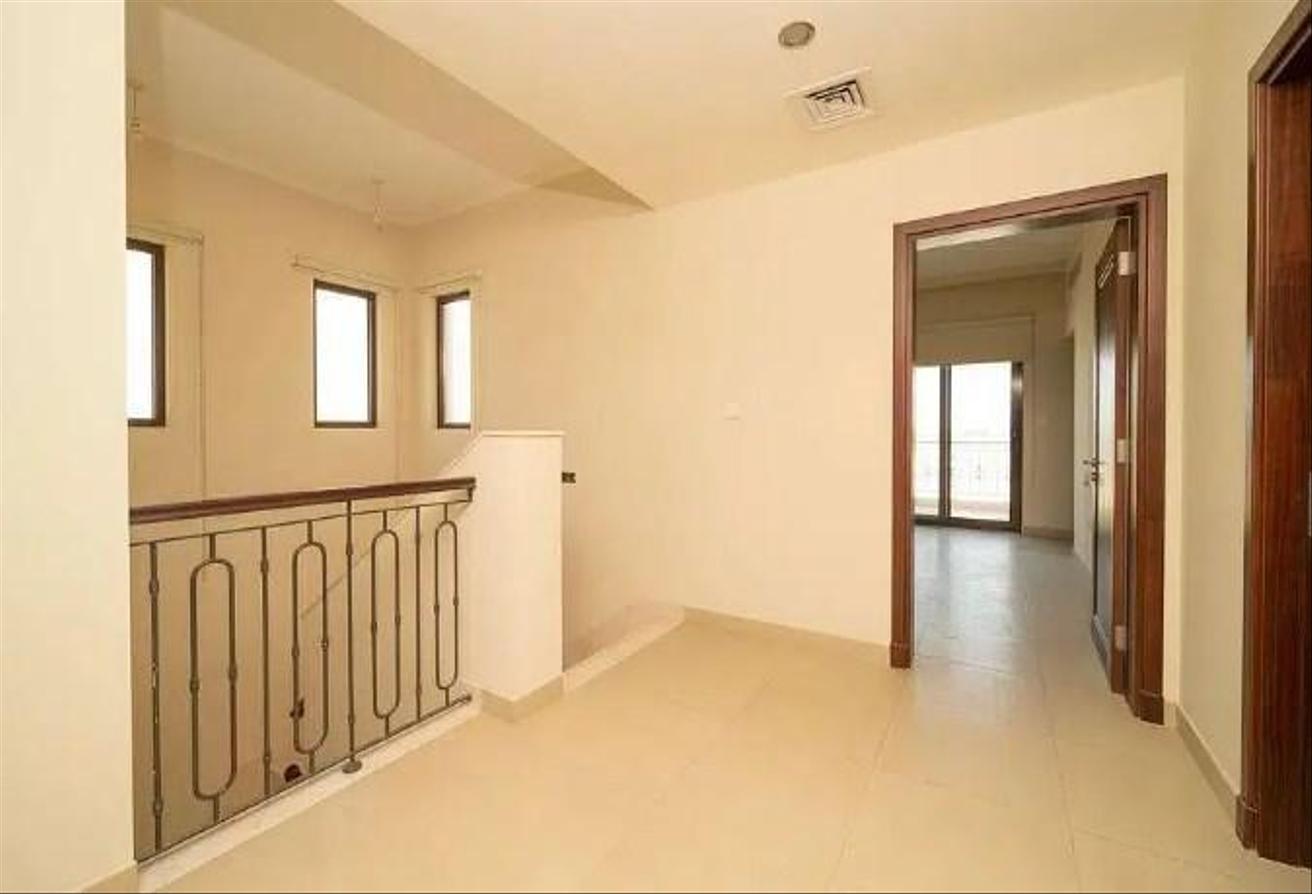 Huge Plot | 5BR+maid's | Vacant | Hot Deal! photo 5
