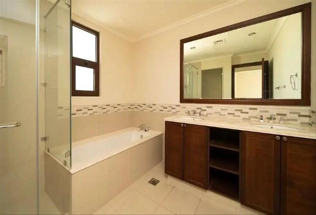 Huge Plot | 5BR+maid's | Vacant | Hot Deal! photo 6