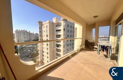 Apartment - 3 Bedrooms - 3 Bathrooms for rent in Jash Falqa - Shoreline Apartments - Palm Jumeirah - Dubai